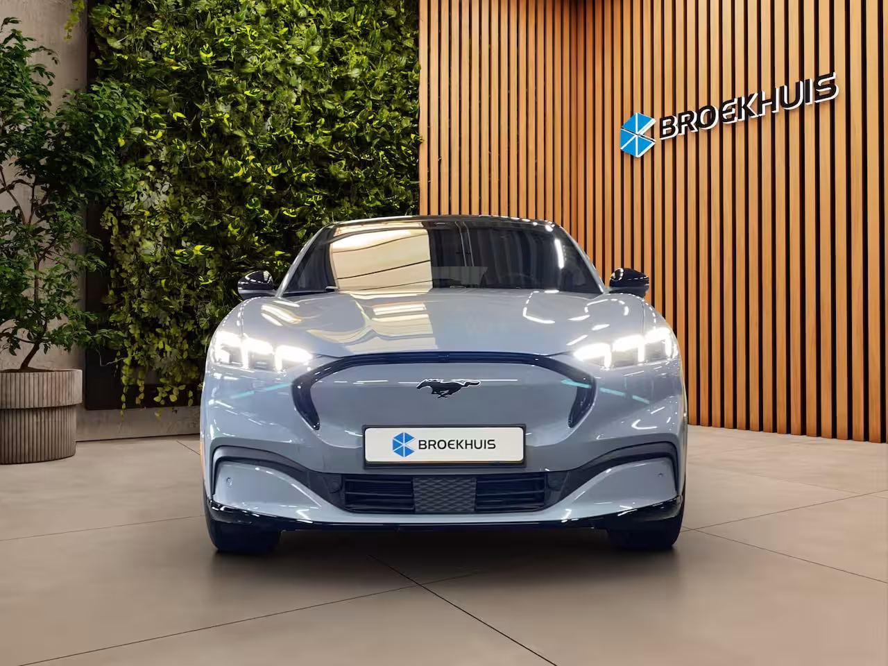 Ford Mustang Mach-E Extended Premium RWD 88 kWh | UNIEK | Hoogglans zwarte delen | Pano | B&O | Blue Cruise mo