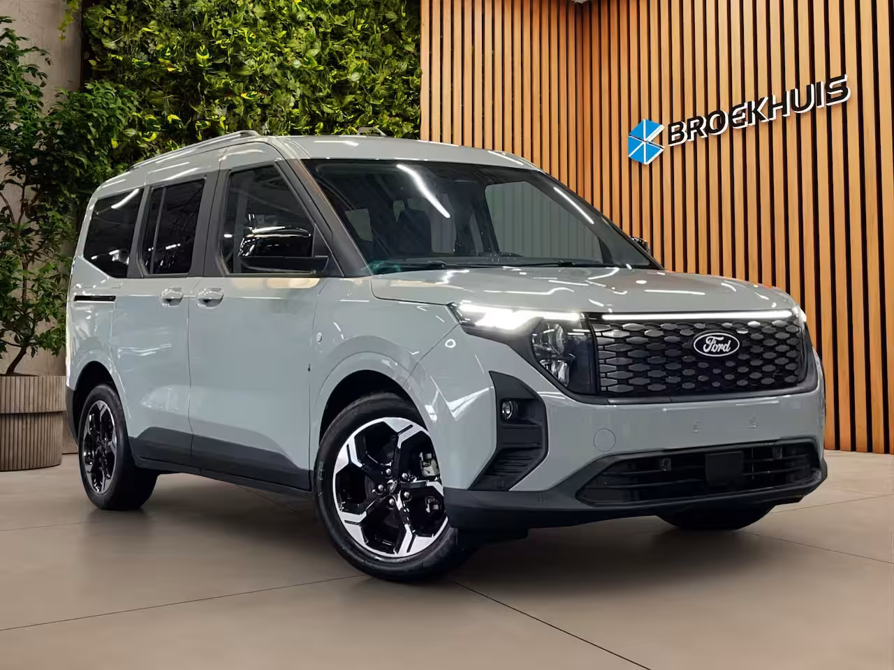 Ford Tourneo Courier BEV Titanium | RIJKLAAR | UIT VOORRAAD LEVERBAAR