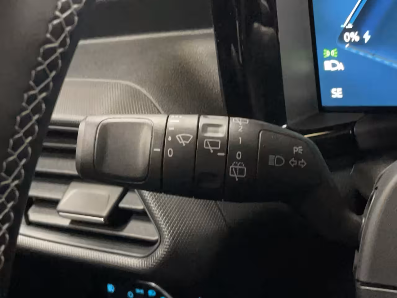 Ford Tourneo Courier BEV Titanium | RIJKLAAR | UIT VOORRAAD LEVERBAAR