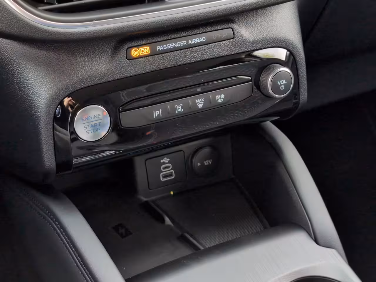 Ford Kuga 2.5 PHEV Titanium | Achterbank verwarmd | Achteruitrijcamera | Buitenspiegels elektrisch i