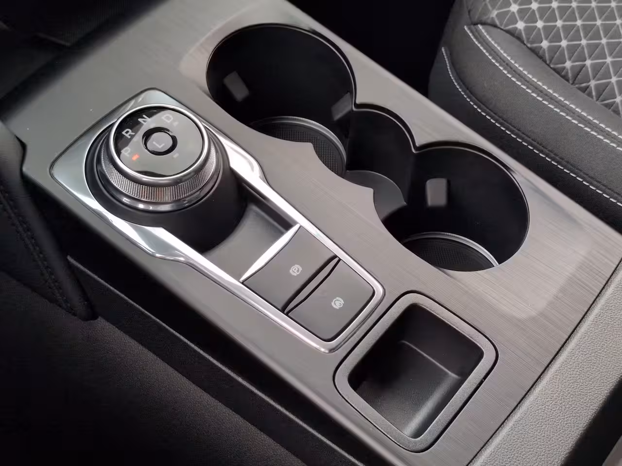Ford Kuga 2.5 PHEV Titanium | Achterbank verwarmd | Achteruitrijcamera | Buitenspiegels elektrisch i