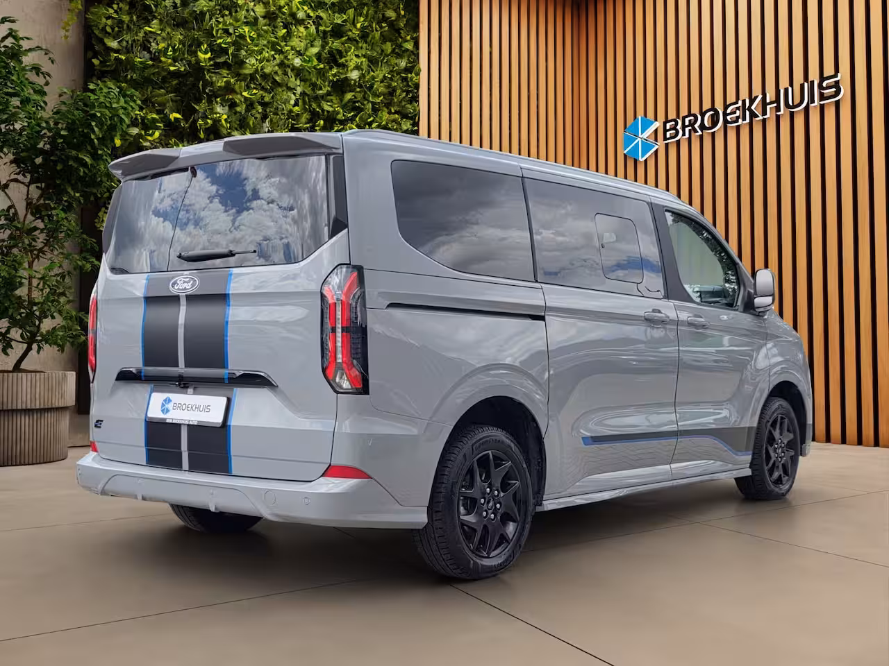 Ford Transit Custom Tourneo Tourneo Custom Sport 340 L1H1 65 kWh 8 Persoons | 2 x Schuifdeur | B&O | 4 jaar/100.000km
