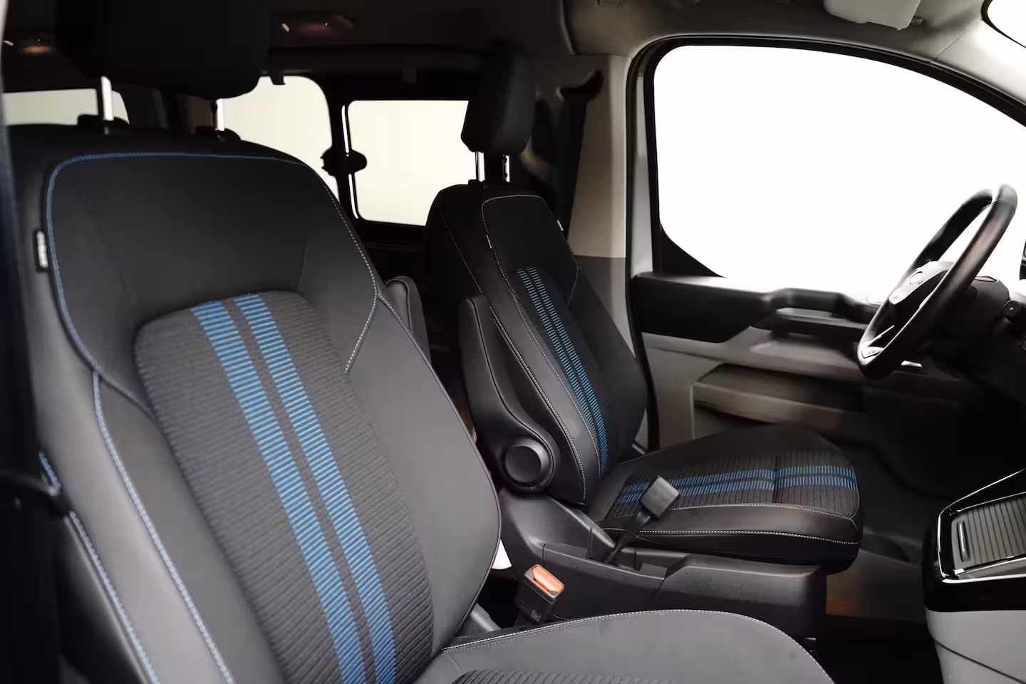 Ford Transit Custom Tourneo Tourneo Custom Sport 340 L1H1 65 kWh 8 Persoons | 2 x Schuifdeur | B&O | 4 jaar/100.000km