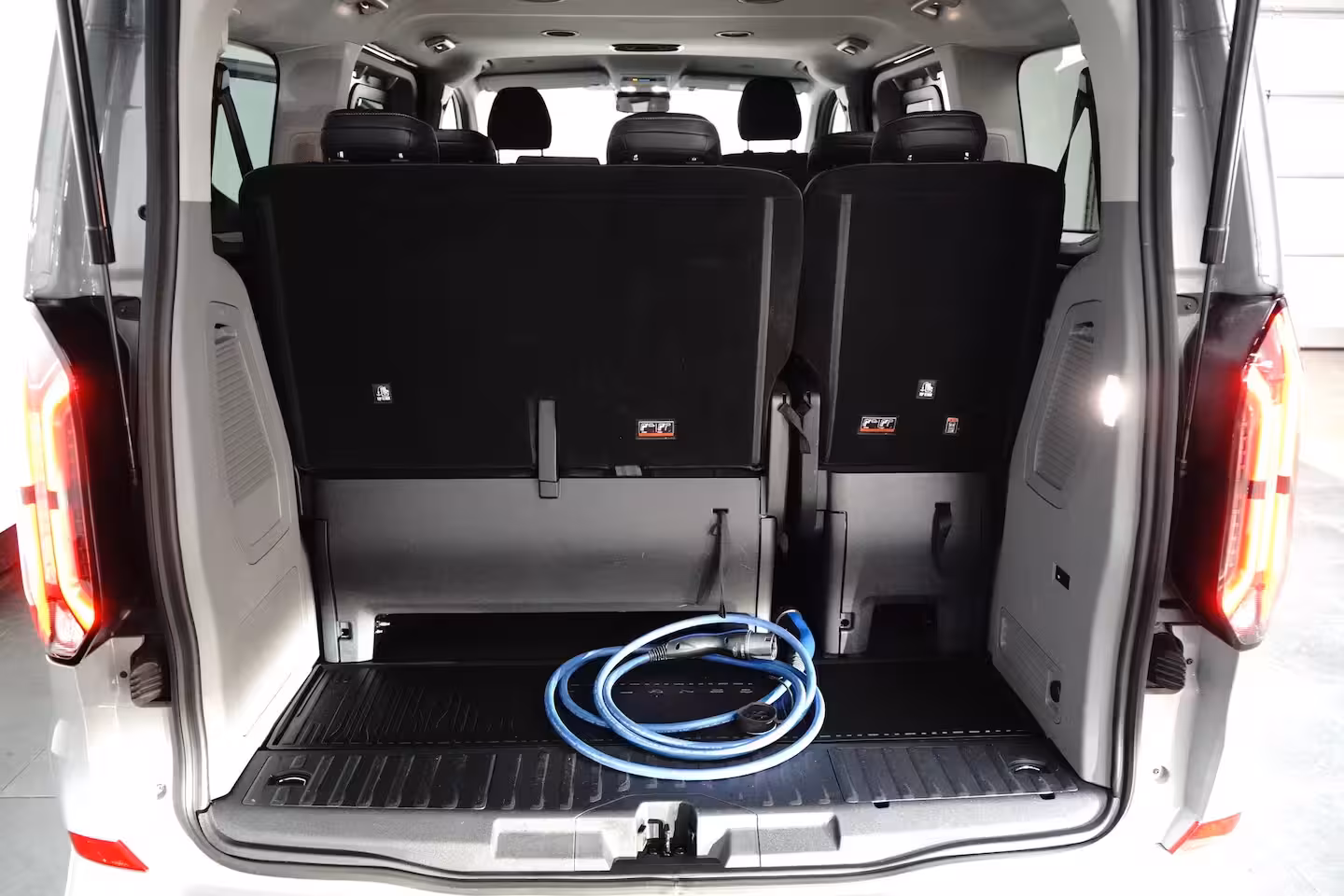 Ford Transit Custom Tourneo Tourneo Custom Sport 340 L1H1 65 kWh 8 Persoons | 2 x Schuifdeur | B&O | 4 jaar/100.000km