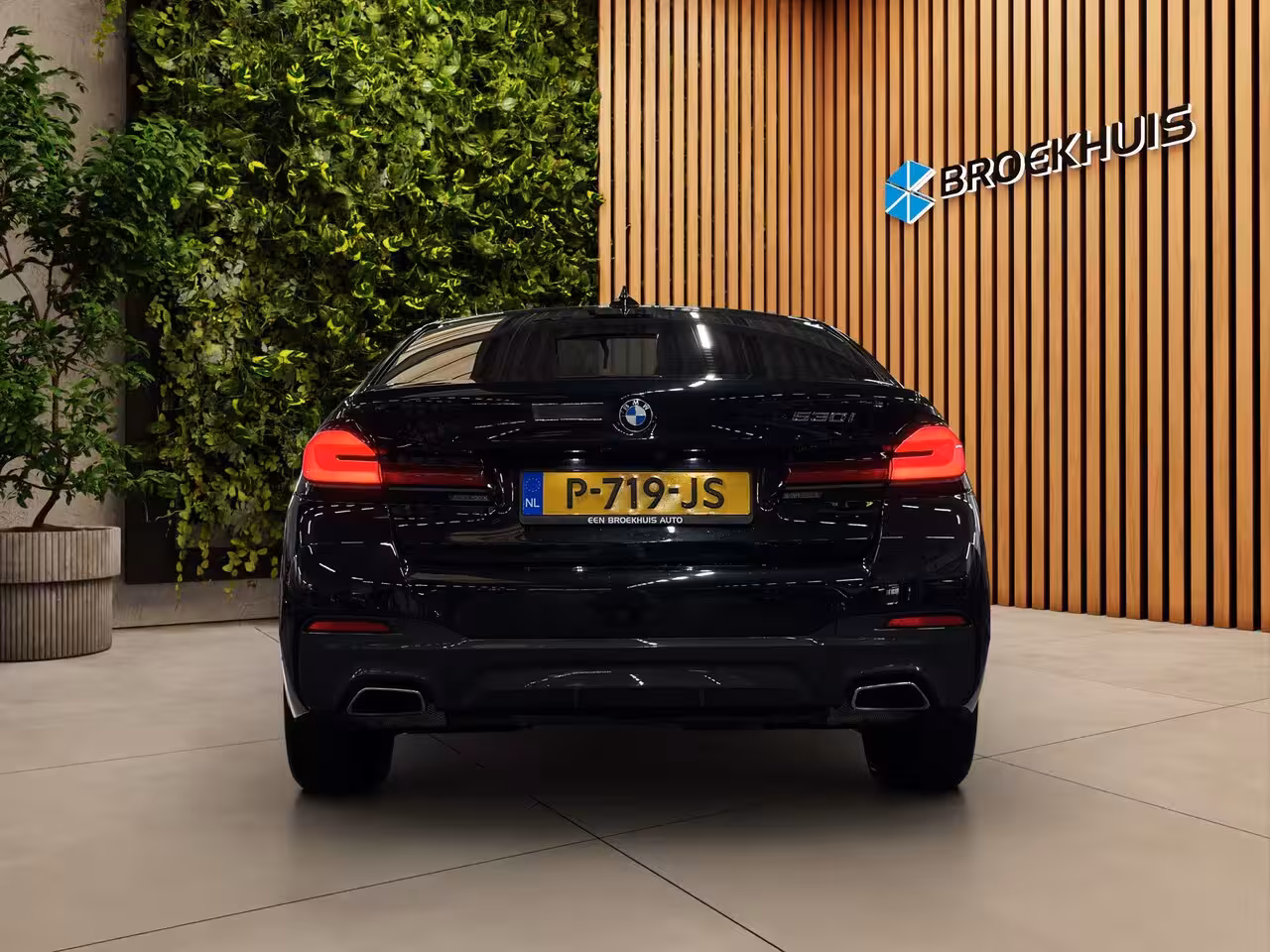 BMW 5-serie 530i Business Edition Plus | M-Pakket | Laser-LED | Camera | CarPlay | Sfeerverlichting |