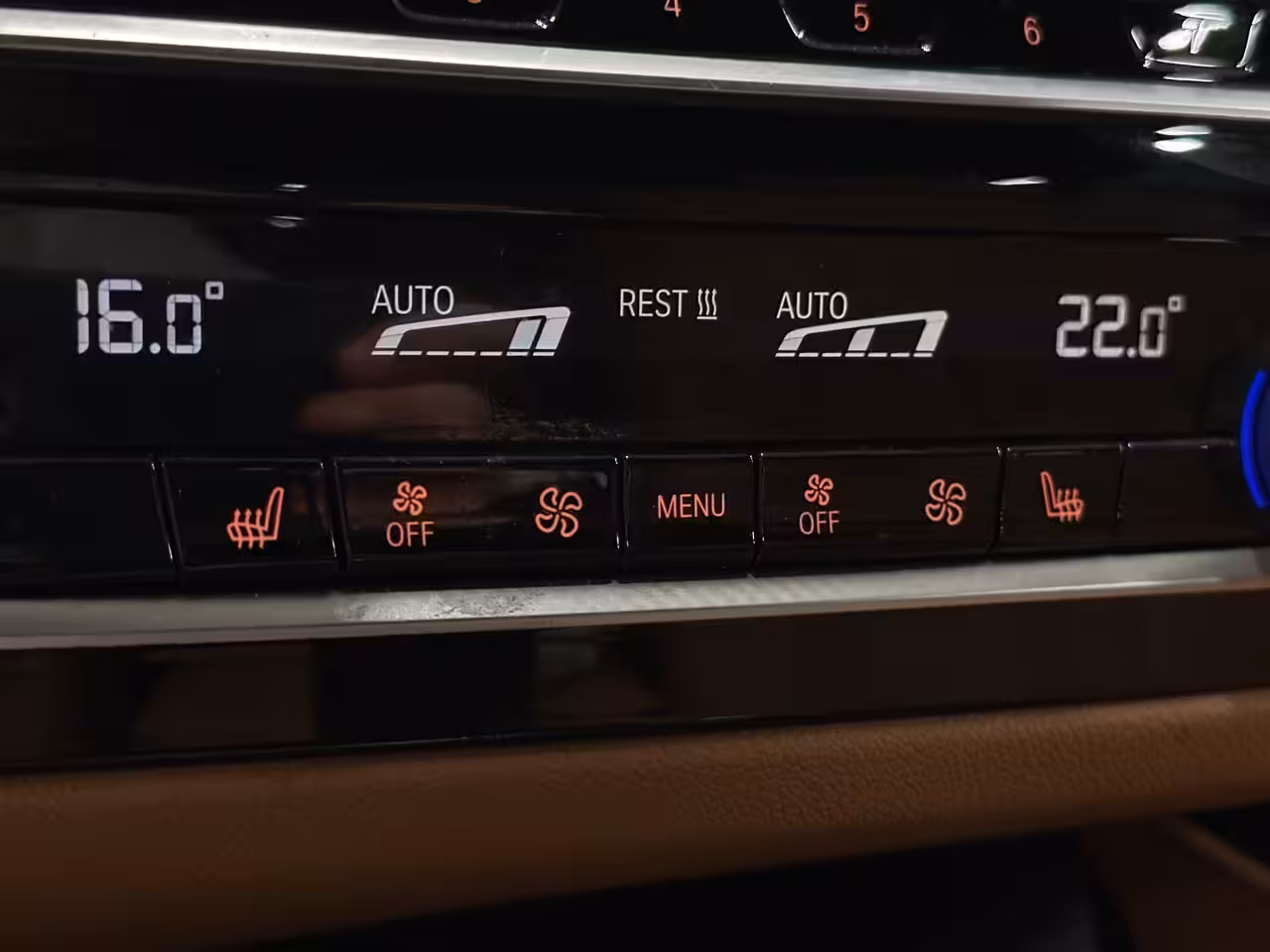 BMW 5-serie 530i Business Edition Plus | M-Pakket | Laser-LED | Camera | CarPlay | Sfeerverlichting |