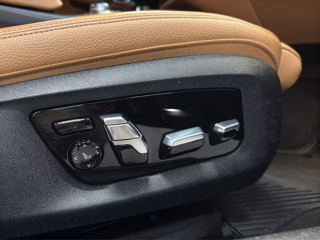 BMW 5-serie 530i Business Edition Plus | M-Pakket | Laser-LED | Camera | CarPlay | Sfeerverlichting |