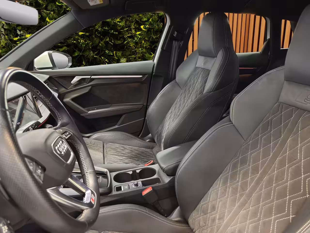 Audi A3 Sportback 45 TFSI e S edition Competition | Adaptive Cruise | Sfeerverlichting | Stoelverwarming | S