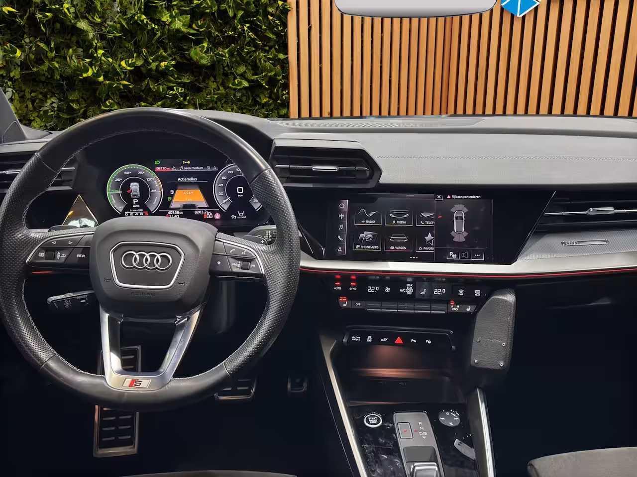 Audi A3 Sportback 45 TFSI e S edition Competition | Adaptive Cruise | Sfeerverlichting | Stoelverwarming | S