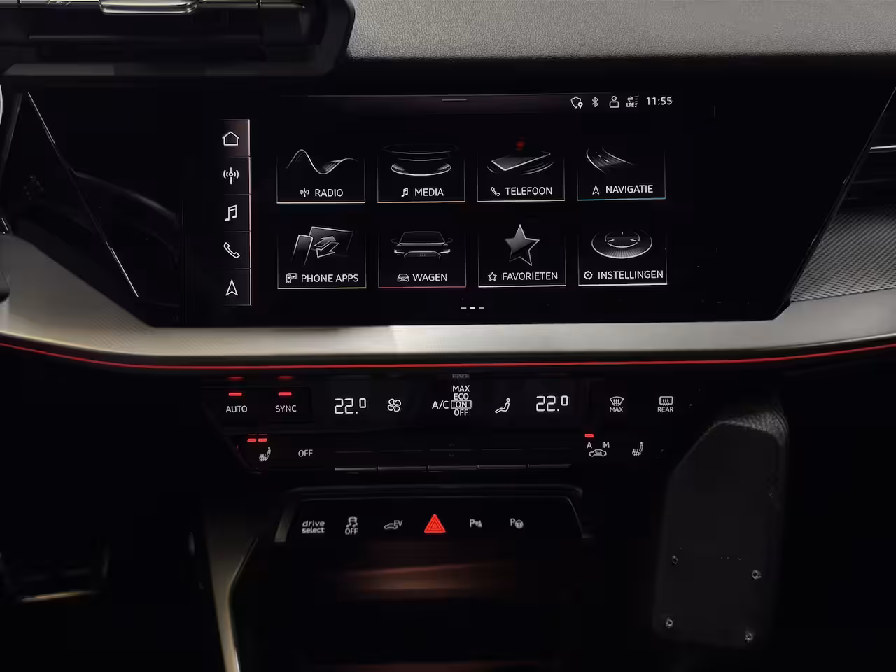 Audi A3 Sportback 45 TFSI e S edition Competition | Adaptive Cruise | Sfeerverlichting | Stoelverwarming | S