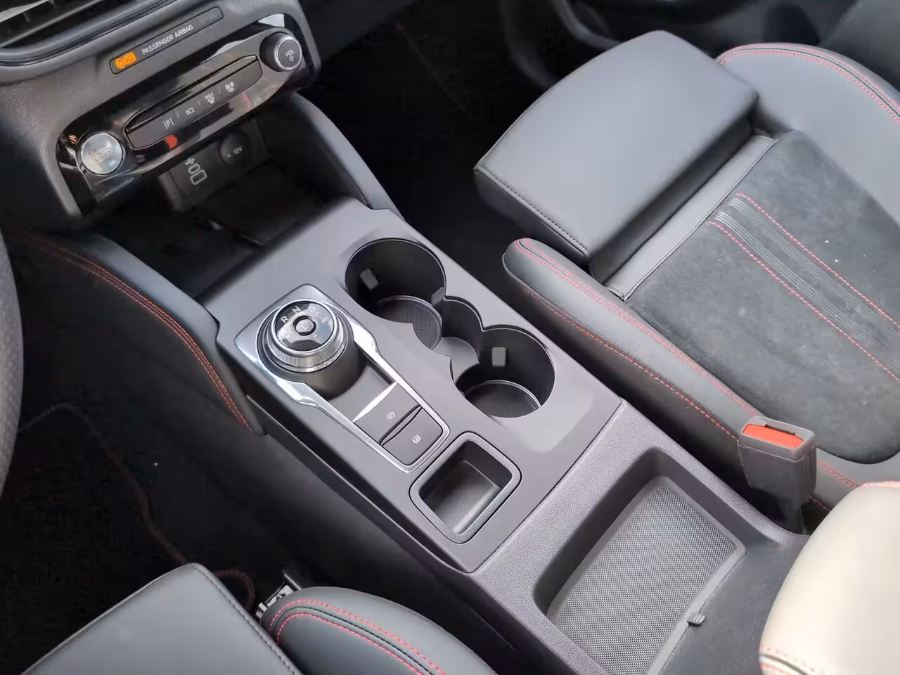 Ford Kuga 2.5 PHEV ST-Line X | Achteruitrijcamera | Airco (automatisch) | Audio installatie premium