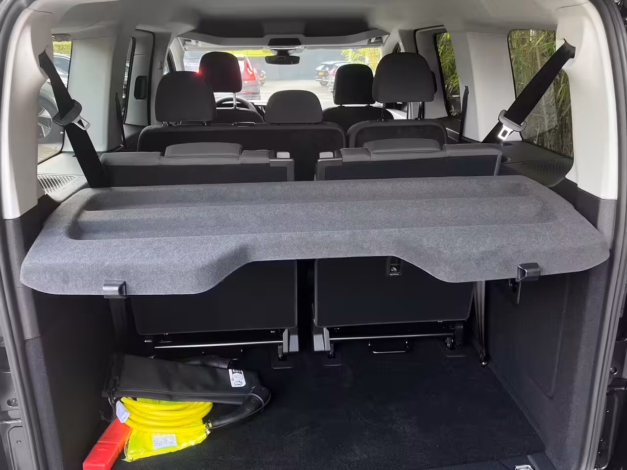 Ford Tourneo Connect 1.5 PHEV Titanium 7 Persoons | 100km Elektrisch Rijbereik | Camera | 1400kg Trekgewicht |