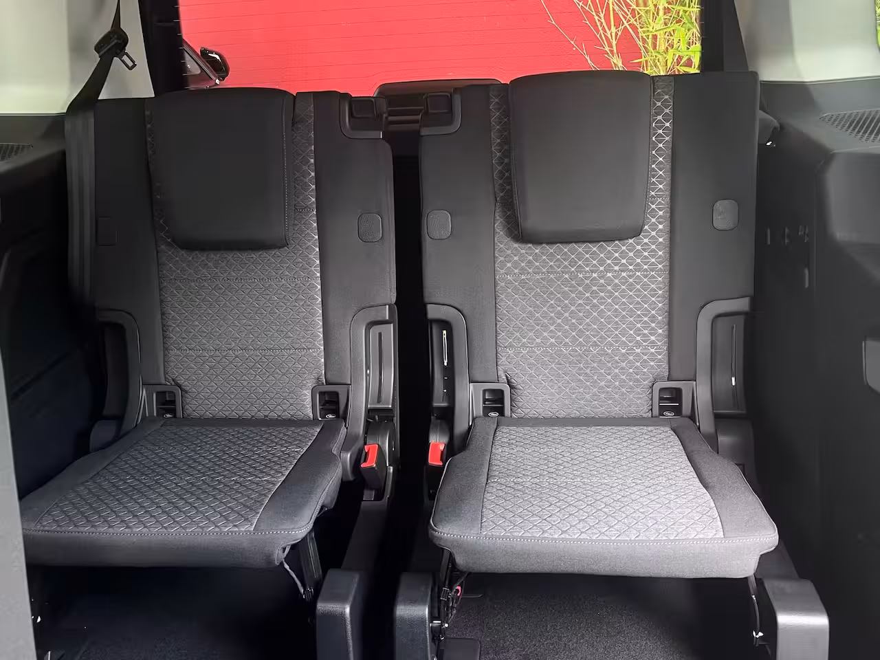 Ford Tourneo Connect 1.5 PHEV Titanium 7 Persoons | 100km Elektrisch Rijbereik | Camera | 1400kg Trekgewicht |