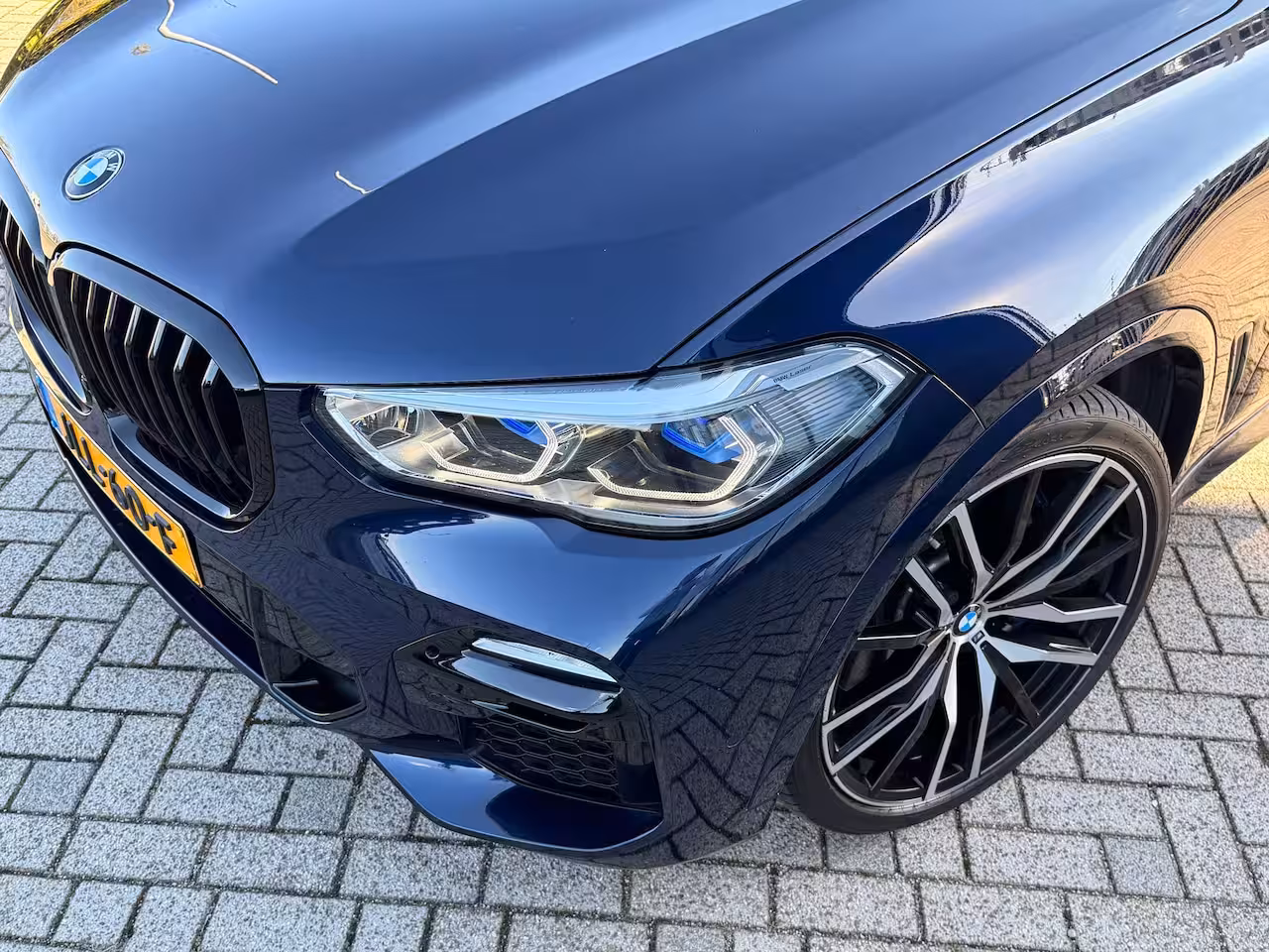 BMW X5 M50i High Executive 530PK | Adapt. Cruise | Softclose | 4-wielsturing | Skylounge | Trekha