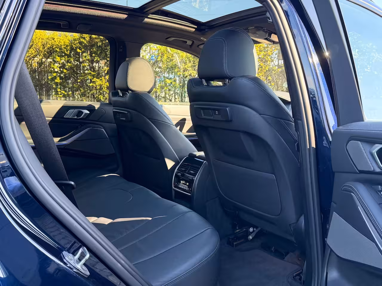 BMW X5 M50i High Executive 530PK | Adapt. Cruise | Softclose | 4-wielsturing | Skylounge | Trekha