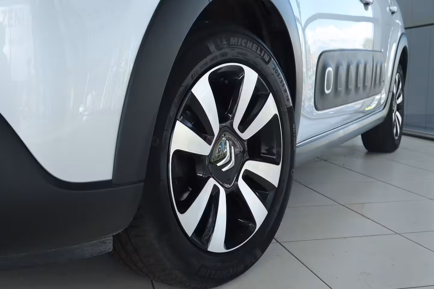 Citroën C3 1.2 81PK Shine | Cruise Control | Trekhaak | Camera | Navigatie | Carplay | Climate | Geti