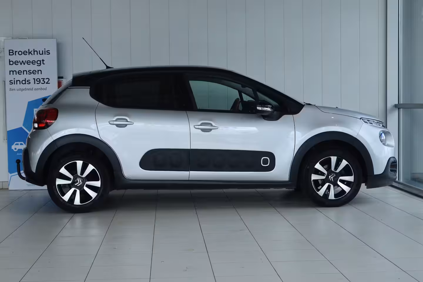 Citroën C3 1.2 81PK Shine | Cruise Control | Trekhaak | Camera | Navigatie | Carplay | Climate | Geti