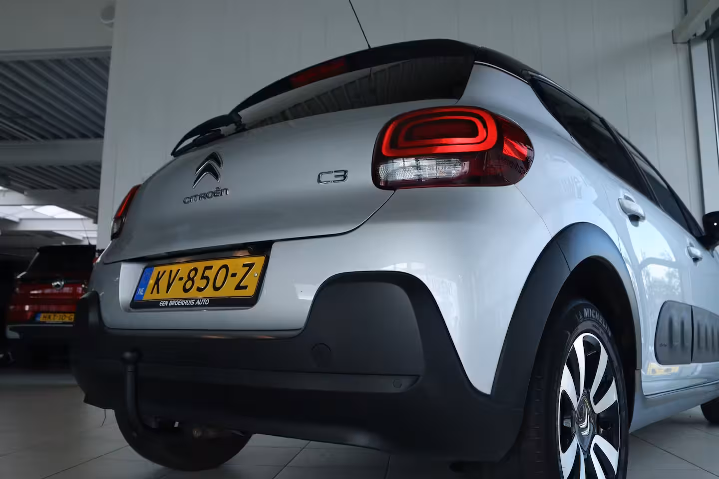 Citroën C3 1.2 81PK Shine | Cruise Control | Trekhaak | Camera | Navigatie | Carplay | Climate | Geti