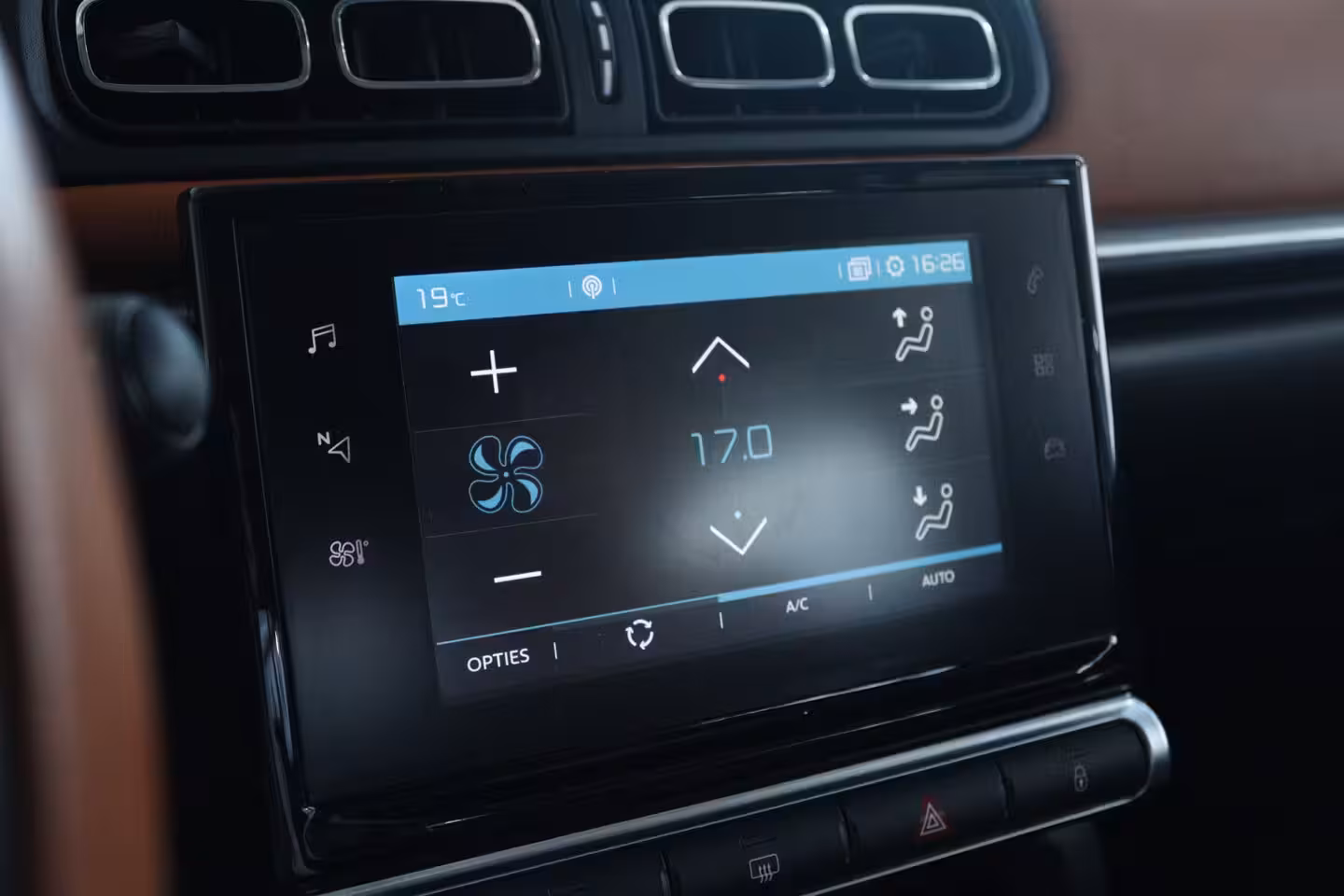 Citroën C3 1.2 81PK Shine | Cruise Control | Trekhaak | Camera | Navigatie | Carplay | Climate | Geti