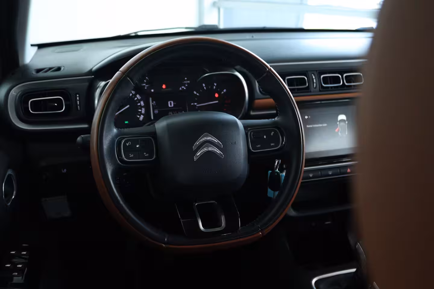 Citroën C3 1.2 81PK Shine | Cruise Control | Trekhaak | Camera | Navigatie | Carplay | Climate | Geti
