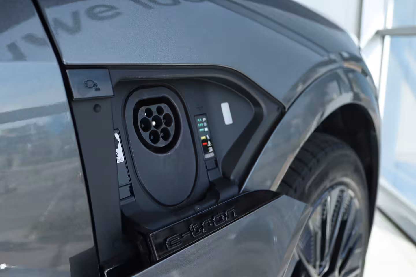 Audi Q8 Sportback e-tron 55 quattro S Edition Competition 115 kWh | SOH 94% | Adapt. Cruise | Schuifdak | Stoel+Stu