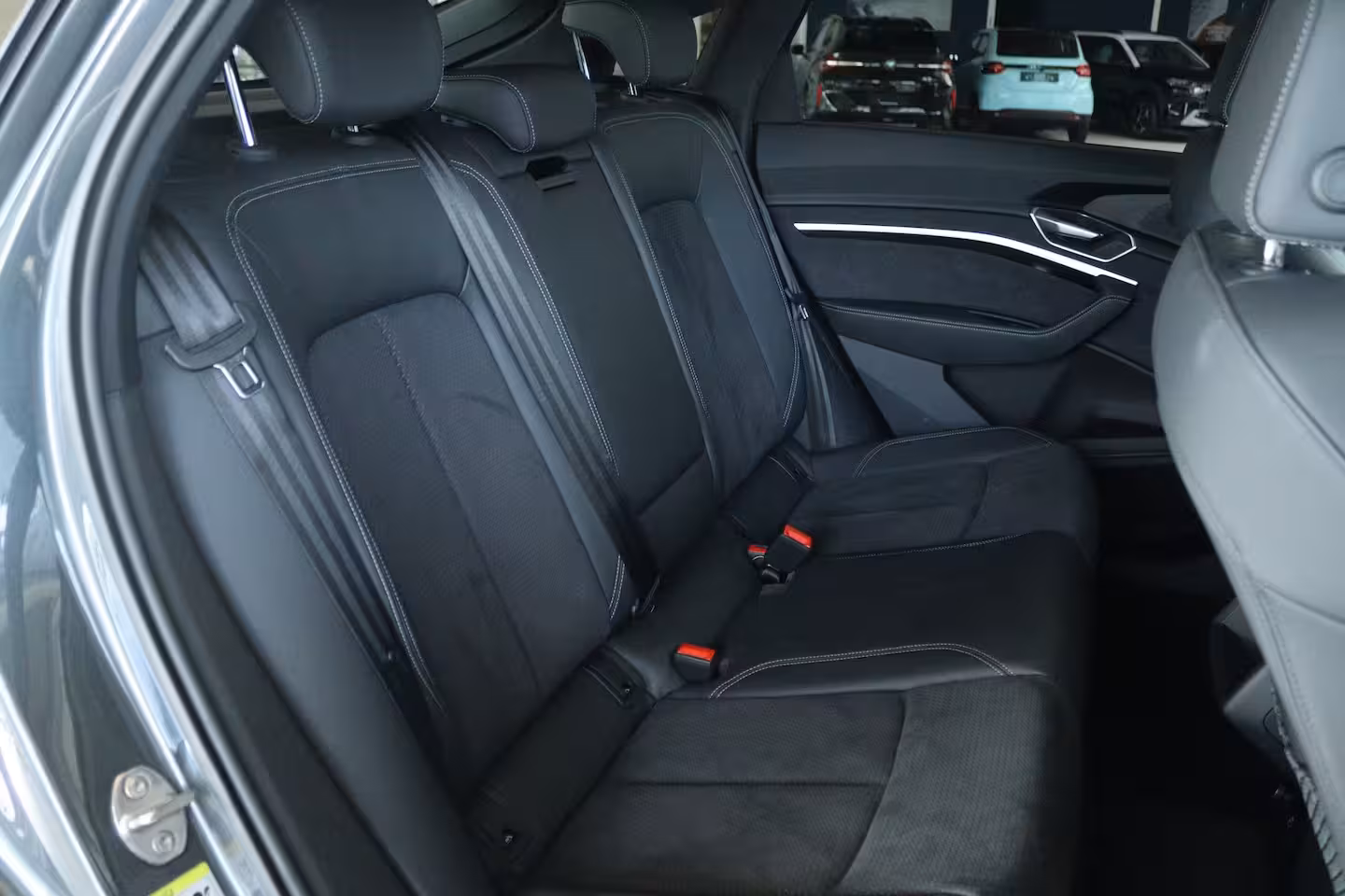 Audi Q8 Sportback e-tron 55 quattro S Edition Competition 115 kWh | SOH 94% | Adapt. Cruise | Schuifdak | Stoel+Stu