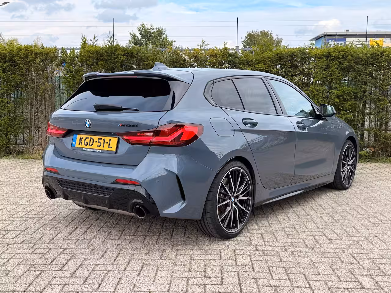BMW 1-serie M135i xDrive Executive | Cruise Control | Kuipstoelen | Stoelverwarming | HiFi Audio | Car