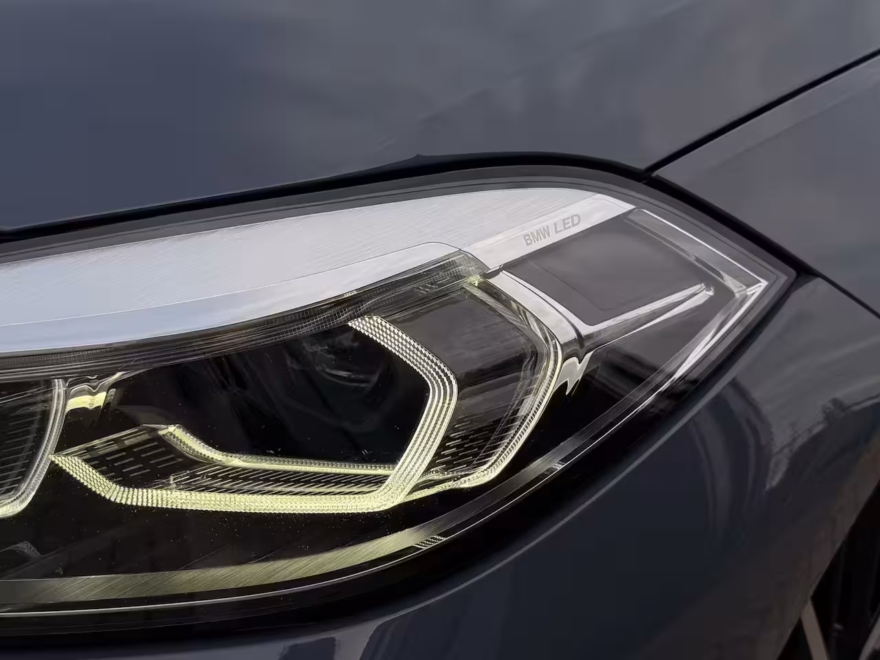BMW 1-serie M135i xDrive Executive | Cruise Control | Kuipstoelen | Stoelverwarming | HiFi Audio | Car