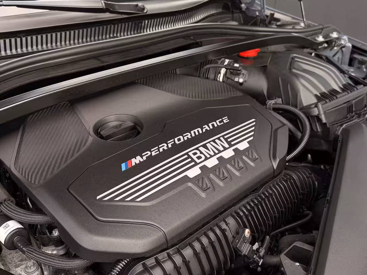 BMW 1-serie M135i xDrive Executive | Cruise Control | Kuipstoelen | Stoelverwarming | HiFi Audio | Car