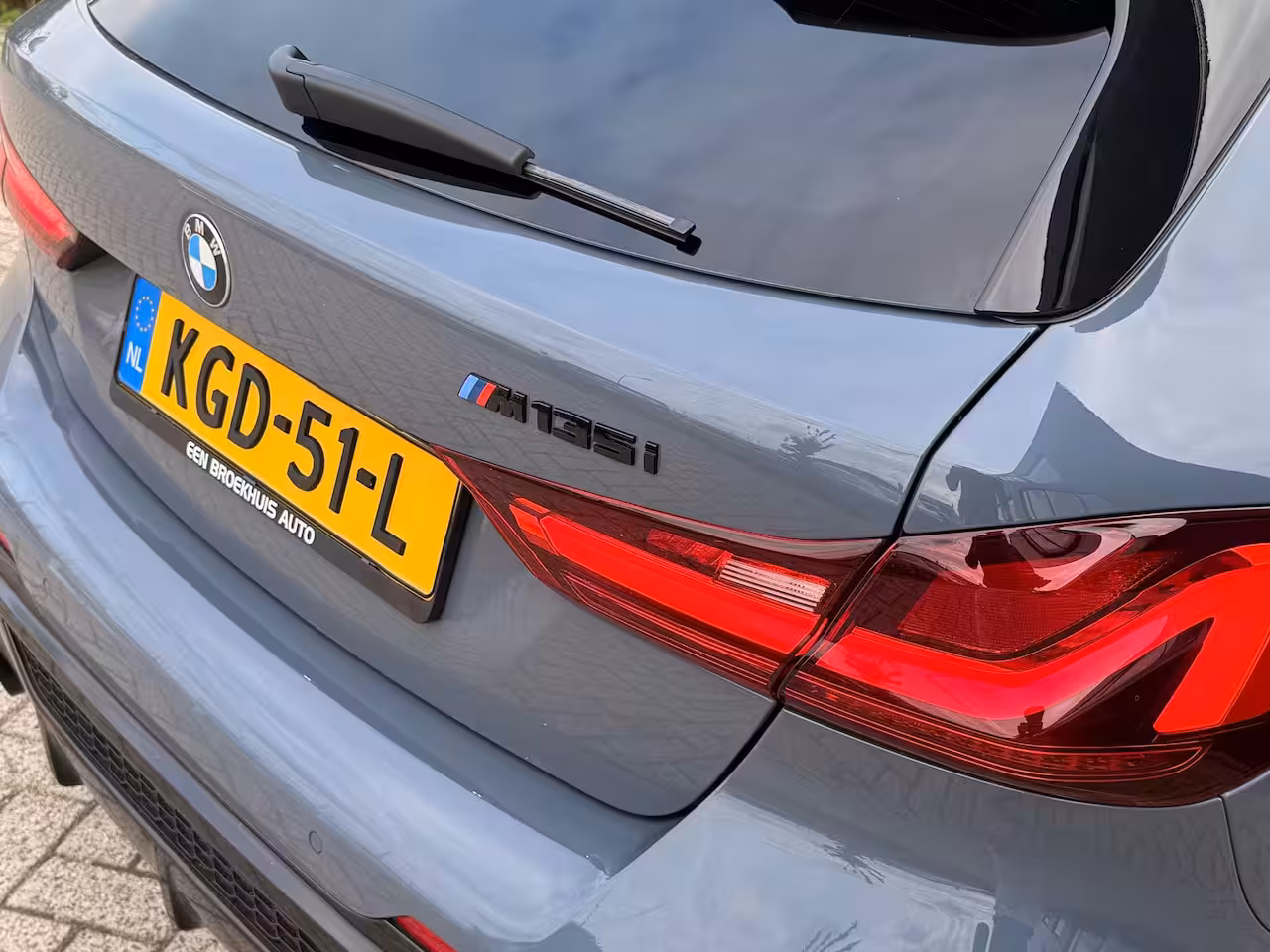 BMW 1-serie M135i xDrive Executive | Cruise Control | Kuipstoelen | Stoelverwarming | HiFi Audio | Car