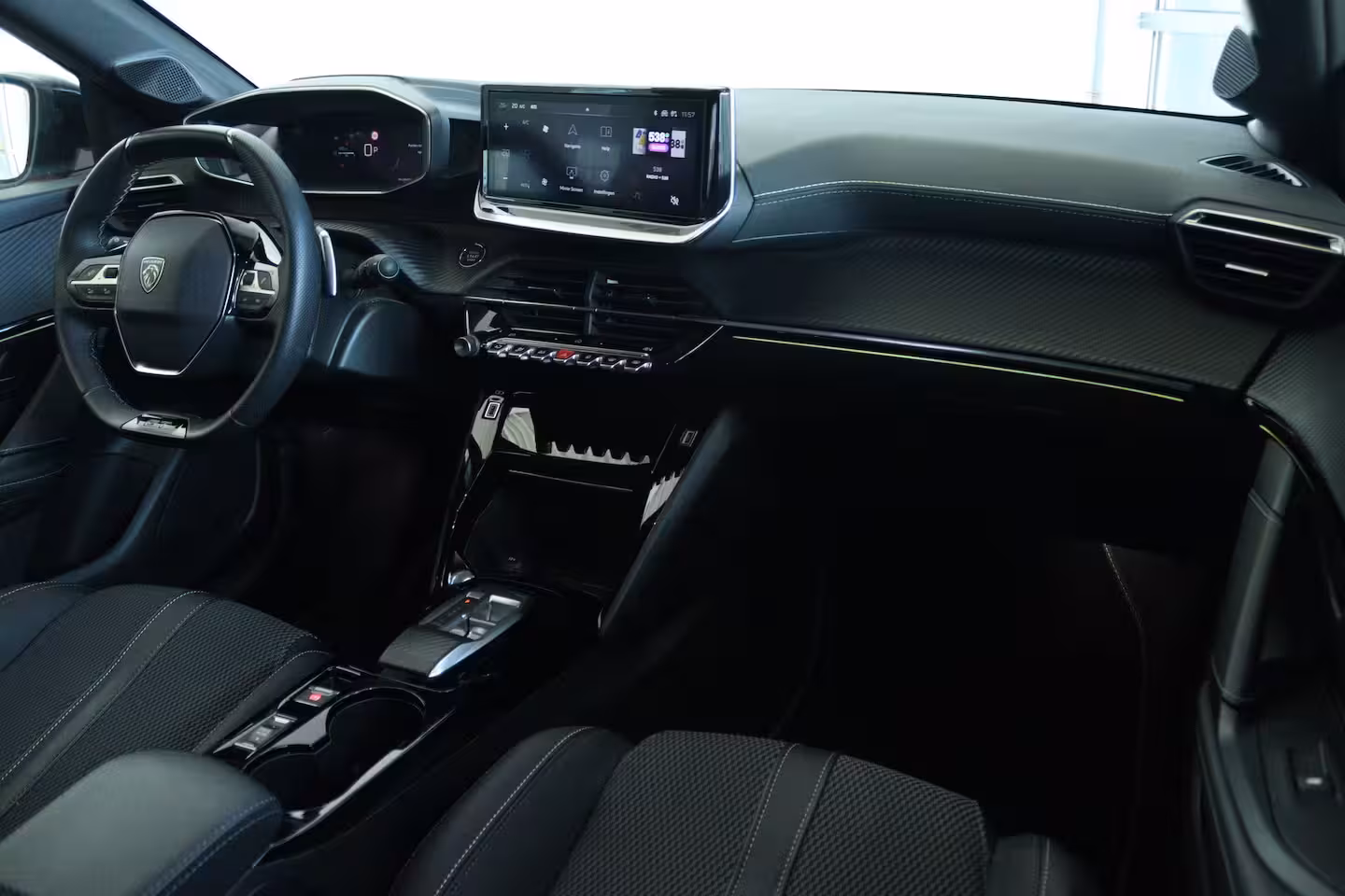 Peugeot 208 1.2 Hybrid 145 e-DCS6 GT | NL-Auto | Adapt. Cruise| 360 Camera | Keyless | Carplay | Navi