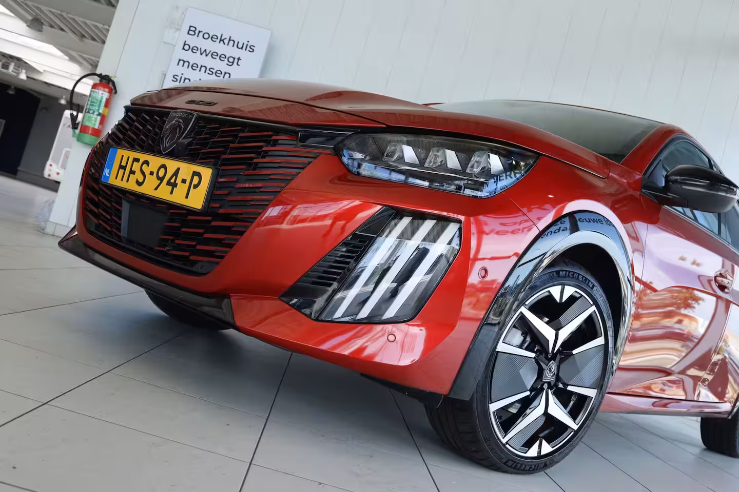 Peugeot 208 1.2 Hybrid 145 e-DCS6 GT | NL-Auto | Adapt. Cruise| 360 Camera | Keyless | Carplay | Navi