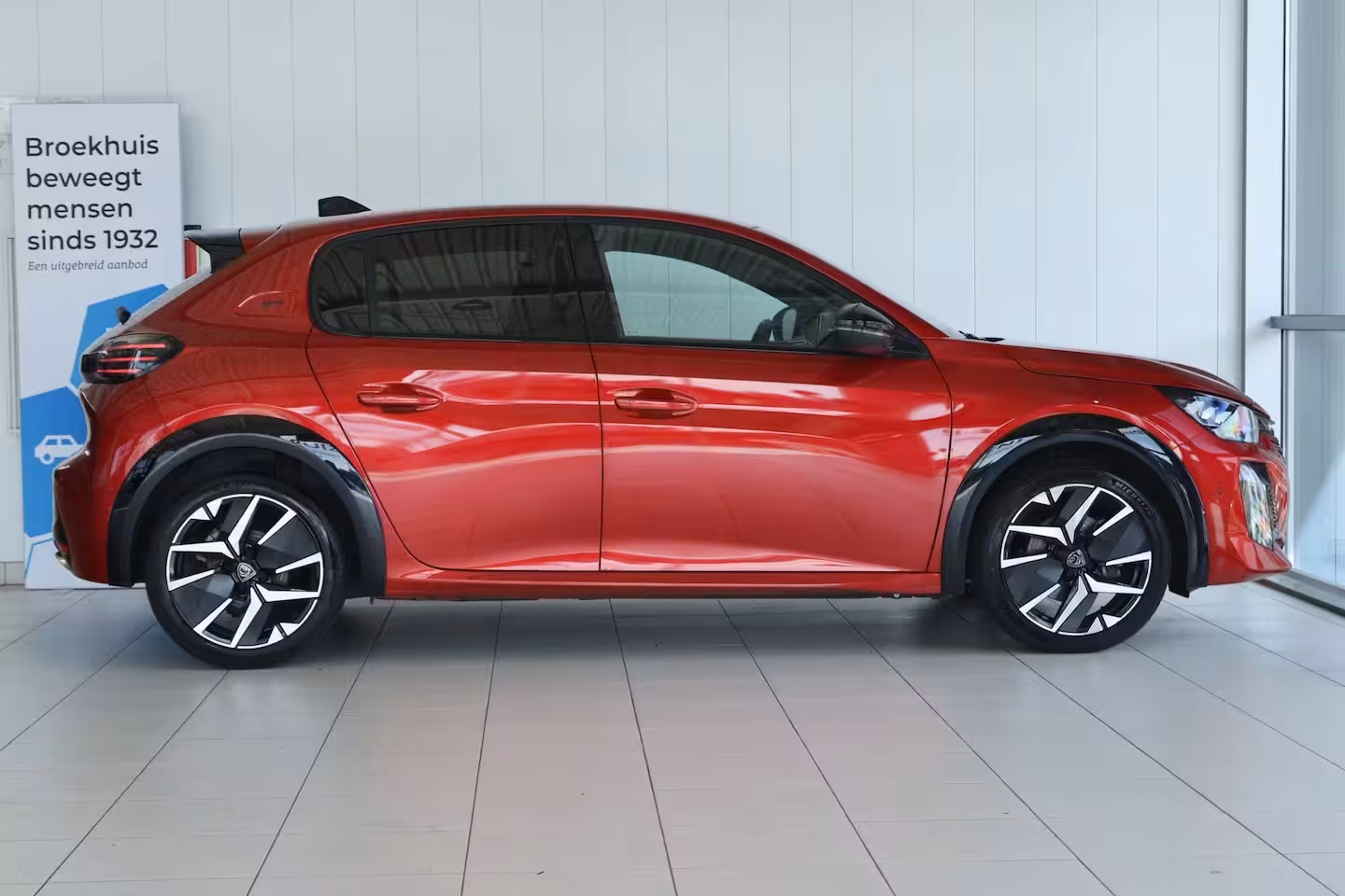 Peugeot 208 1.2 Hybrid 145 e-DCS6 GT | NL-Auto | Adapt. Cruise| 360 Camera | Keyless | Carplay | Navi