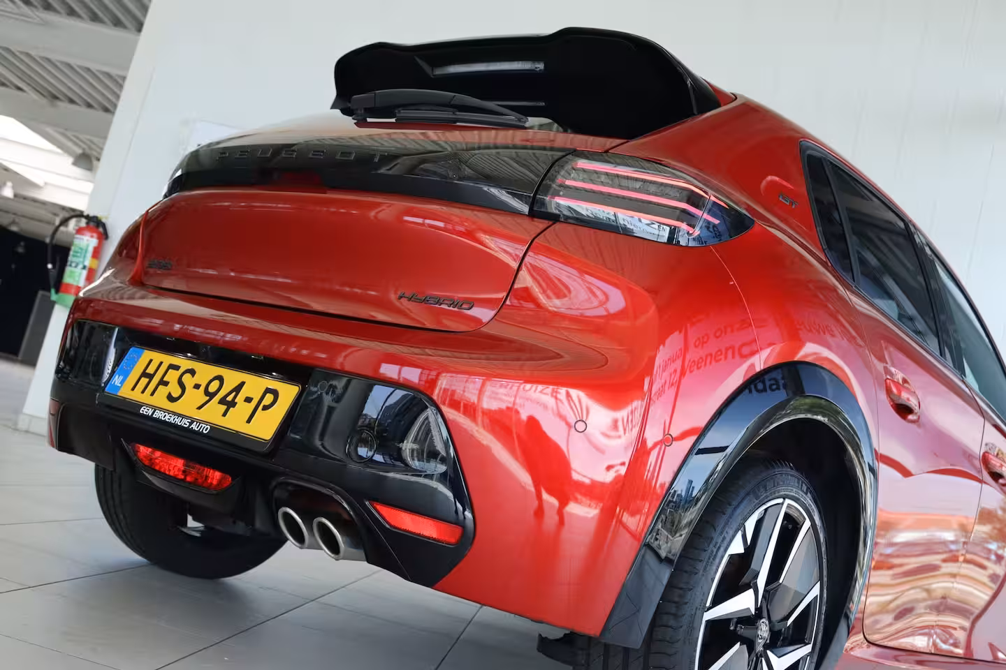 Peugeot 208 1.2 Hybrid 145 e-DCS6 GT | NL-Auto | Adapt. Cruise| 360 Camera | Keyless | Carplay | Navi