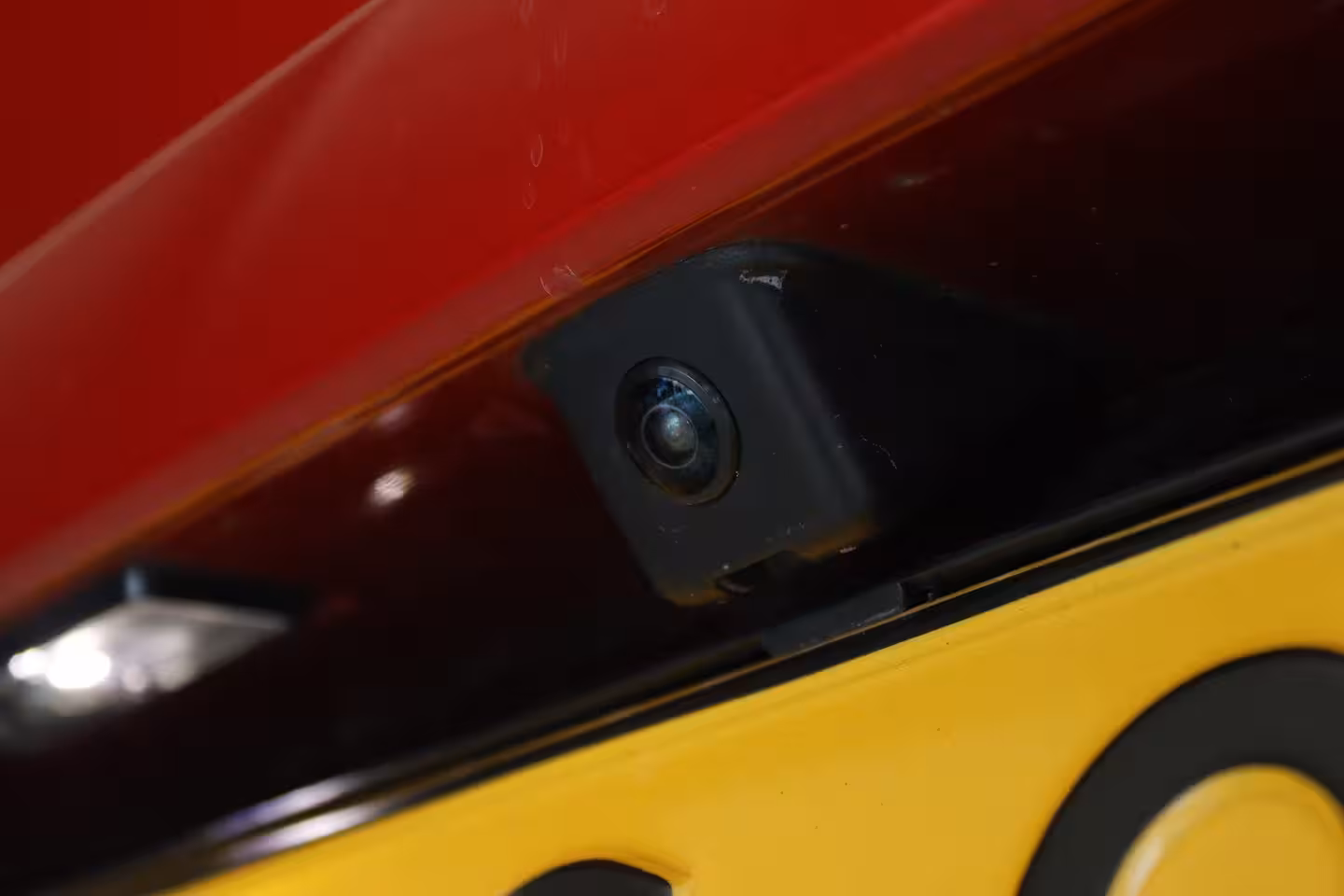 Peugeot 208 1.2 Hybrid 145 e-DCS6 GT | NL-Auto | Adapt. Cruise| 360 Camera | Keyless | Carplay | Navi