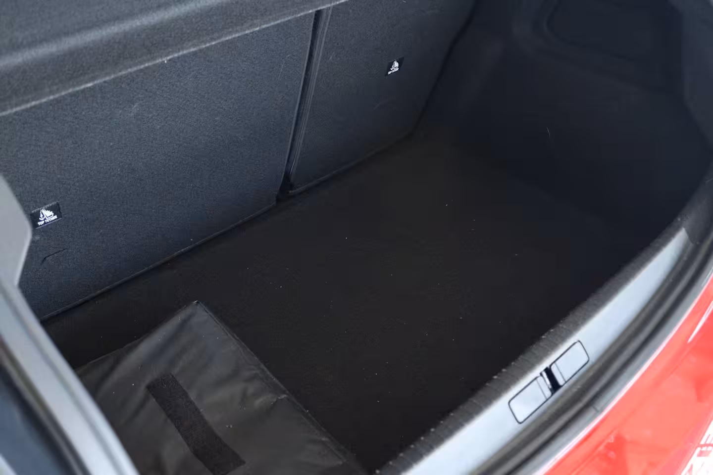 Peugeot 208 1.2 Hybrid 145 e-DCS6 GT | NL-Auto | Adapt. Cruise| 360 Camera | Keyless | Carplay | Navi