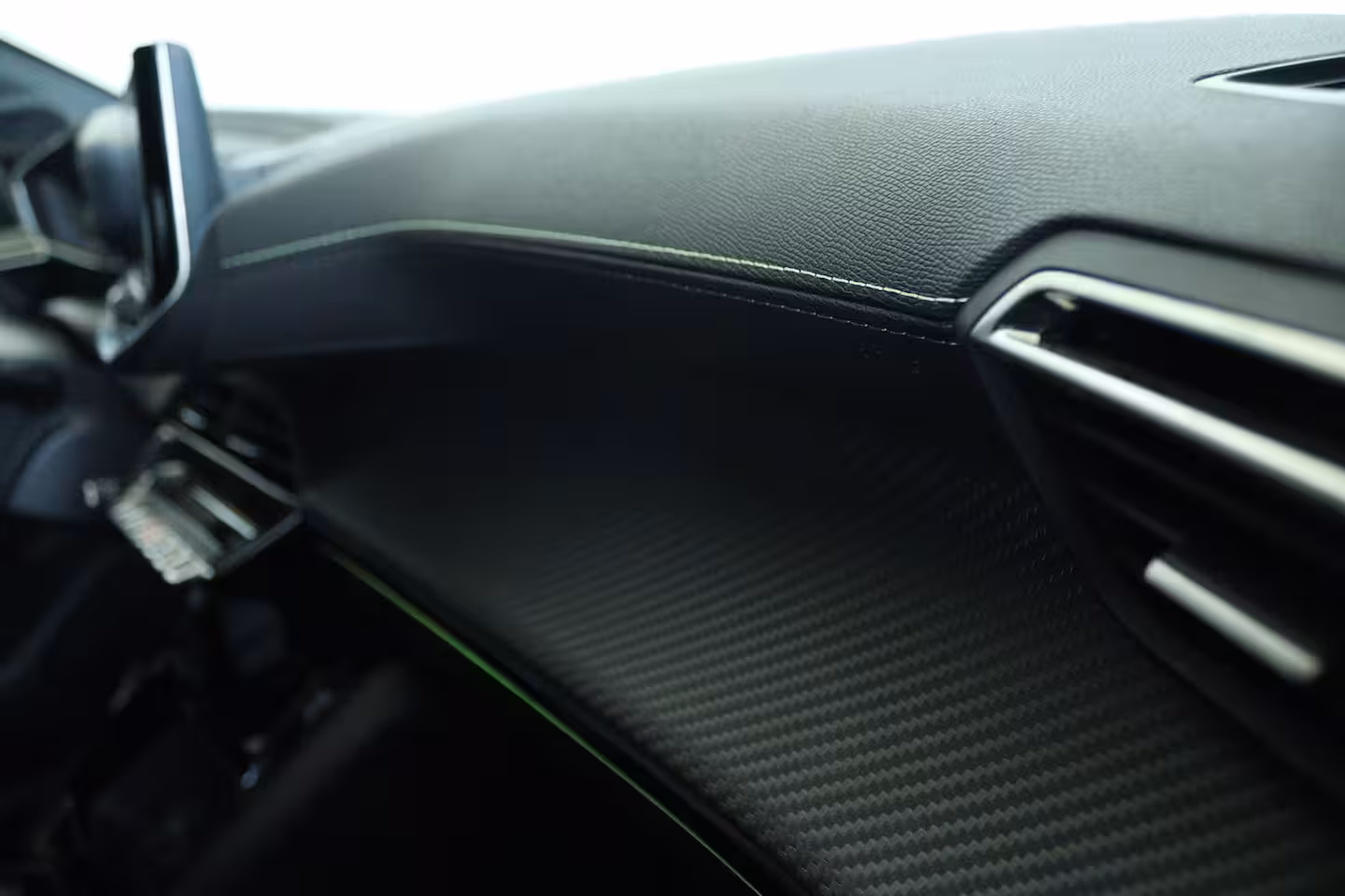 Peugeot 208 1.2 Hybrid 145 e-DCS6 GT | NL-Auto | Adapt. Cruise| 360 Camera | Keyless | Carplay | Navi
