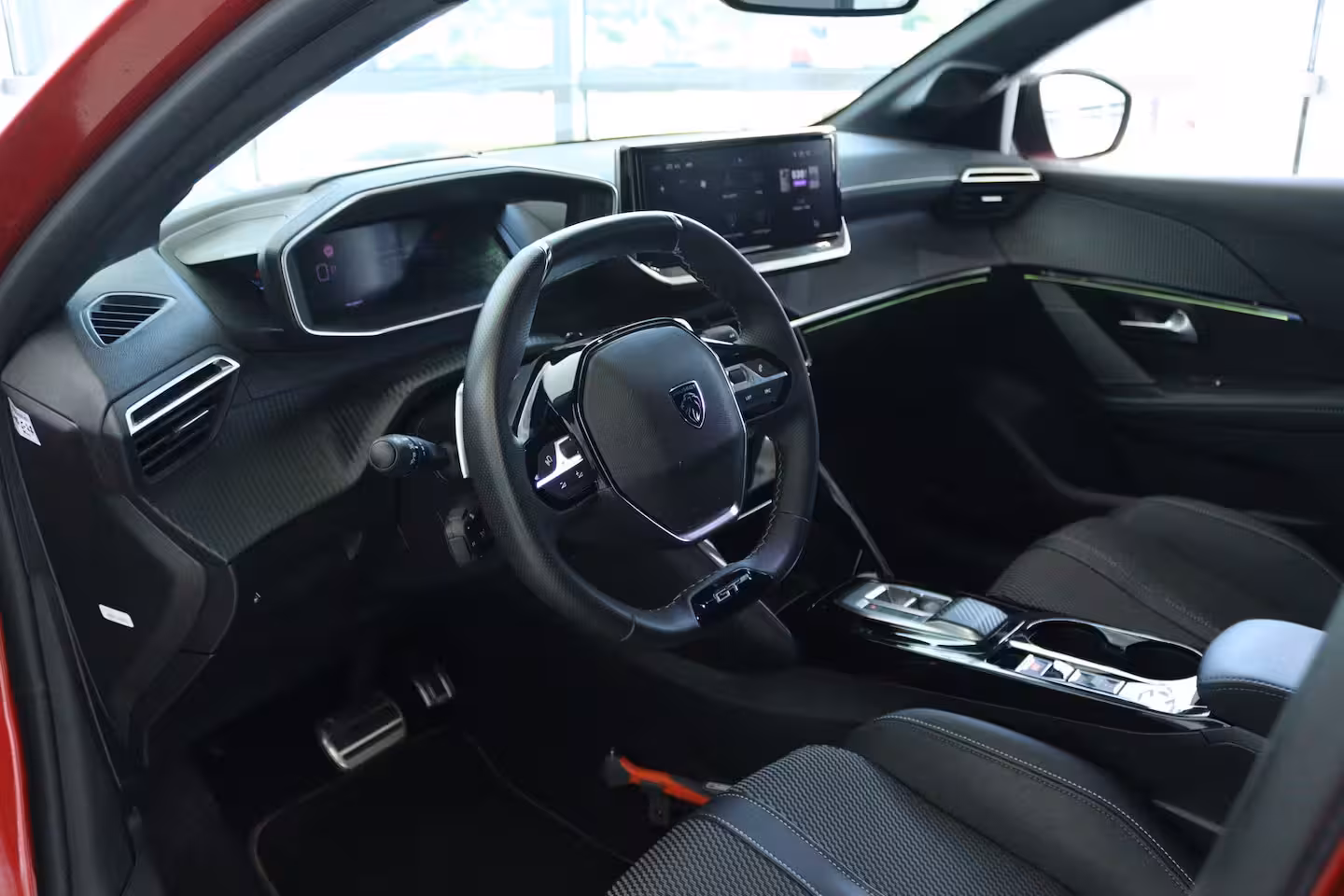 Peugeot 208 1.2 Hybrid 145 e-DCS6 GT | NL-Auto | Adapt. Cruise| 360 Camera | Keyless | Carplay | Navi