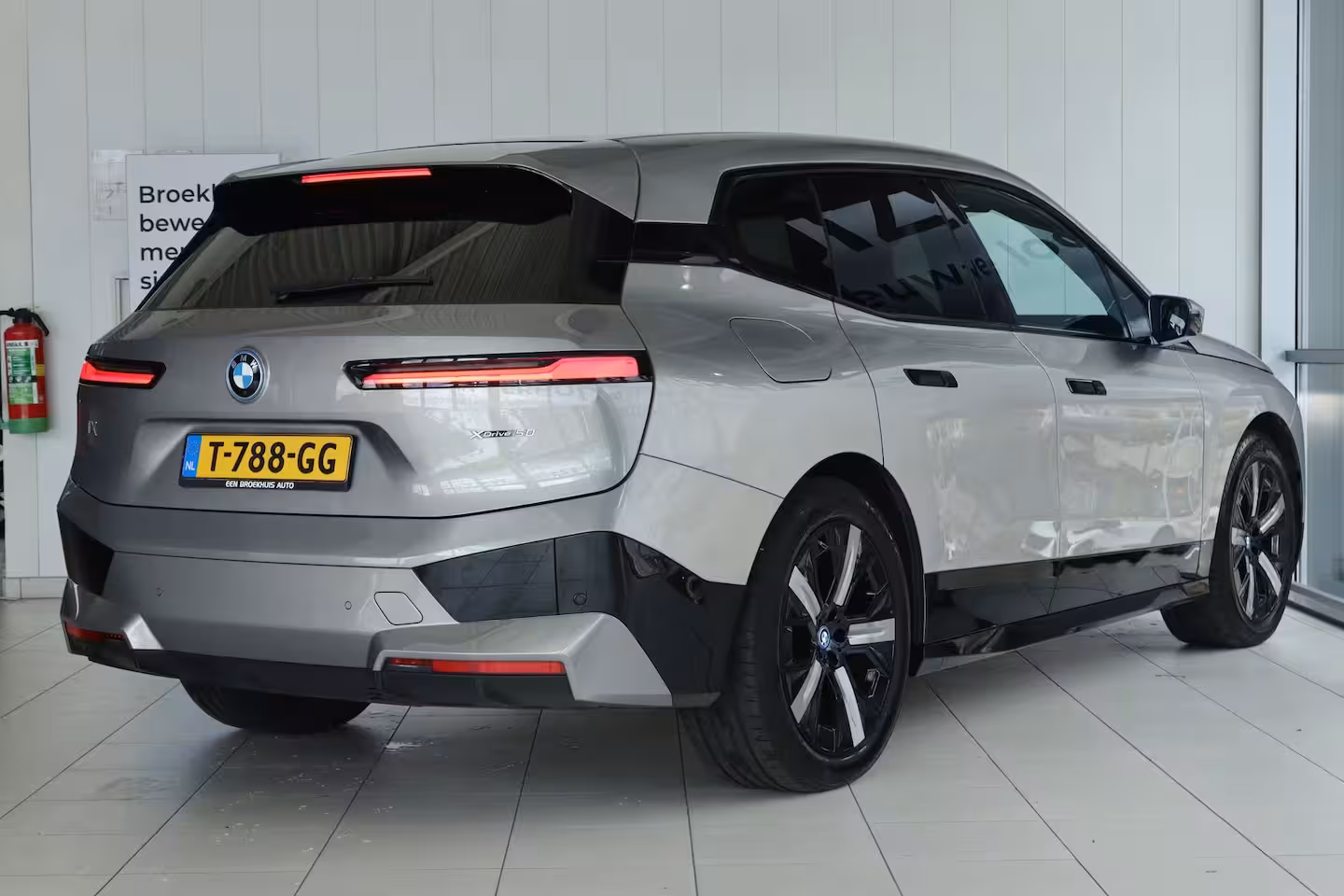 BMW iX xDrive50 High Executive 112 kWh | SoH 99% | Driving Prof. | Skylounge | Massage | Soft-Clo