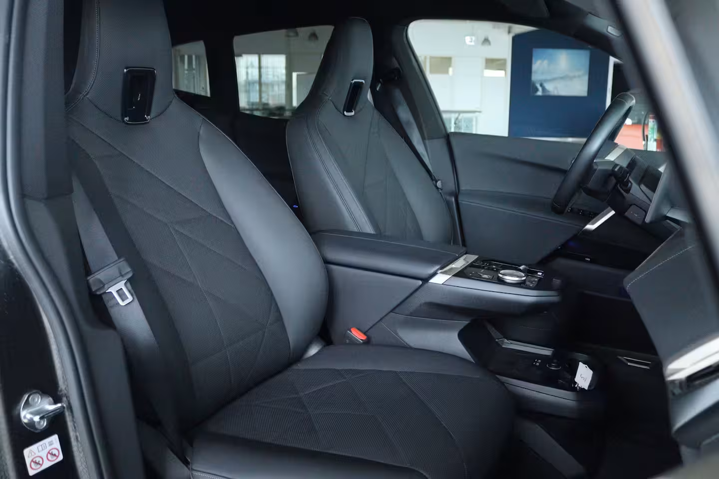 BMW iX xDrive50 High Executive 112 kWh | SoH 99% | Driving Prof. | Skylounge | Massage | Soft-Clo