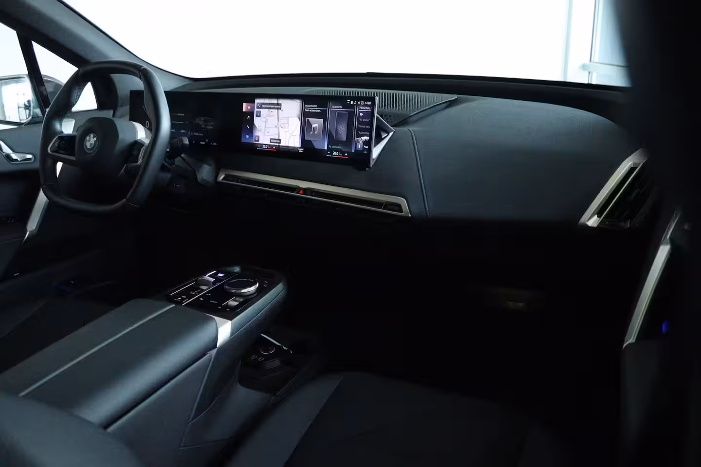 BMW iX xDrive50 High Executive 112 kWh | SoH 99% | Driving Prof. | Skylounge | Massage | Soft-Clo