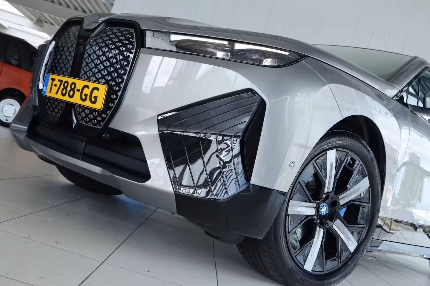BMW iX xDrive50 High Executive 112 kWh | SoH 99% | Driving Prof. | Skylounge | Massage | Soft-Clo