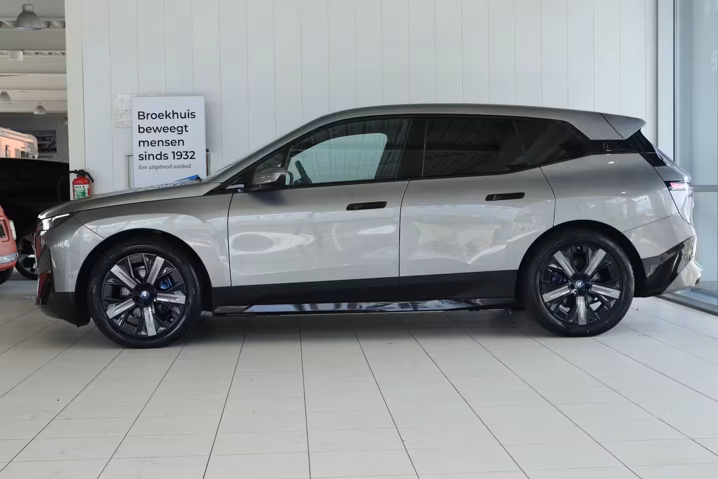 BMW iX xDrive50 High Executive 112 kWh | SoH 99% | Driving Prof. | Skylounge | Massage | Soft-Clo