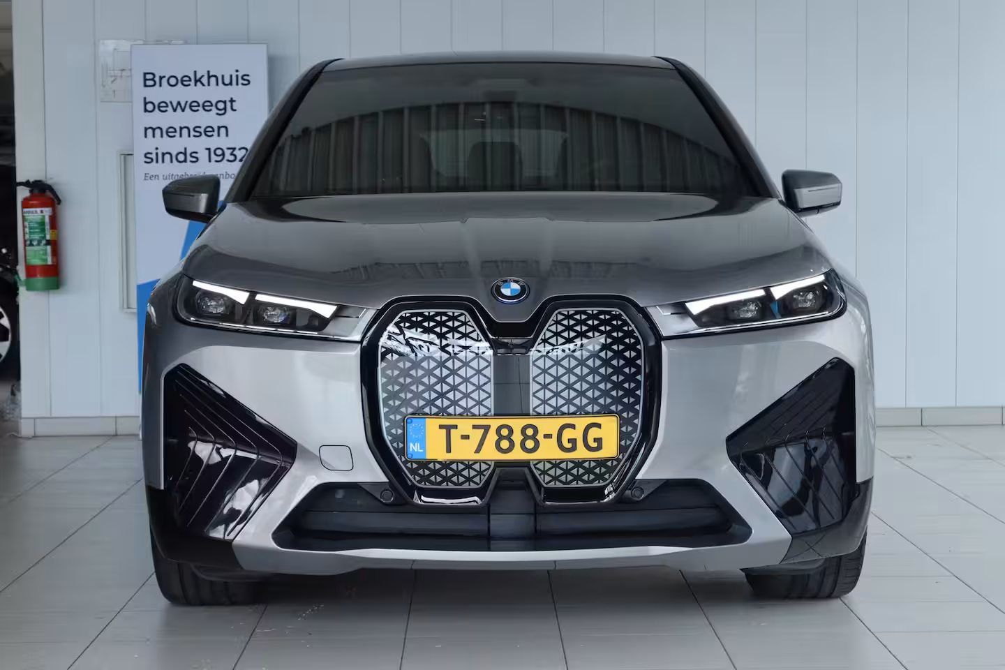 BMW iX xDrive50 High Executive 112 kWh | SoH 99% | Driving Prof. | Skylounge | Massage | Soft-Clo