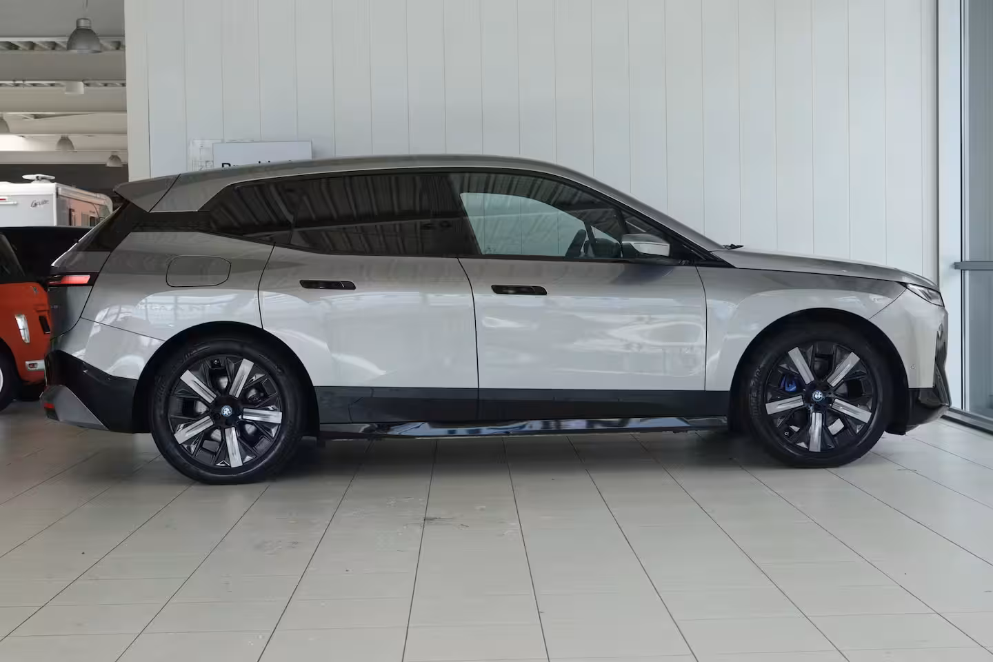 BMW iX xDrive50 High Executive 112 kWh | SoH 99% | Driving Prof. | Skylounge | Massage | Soft-Clo