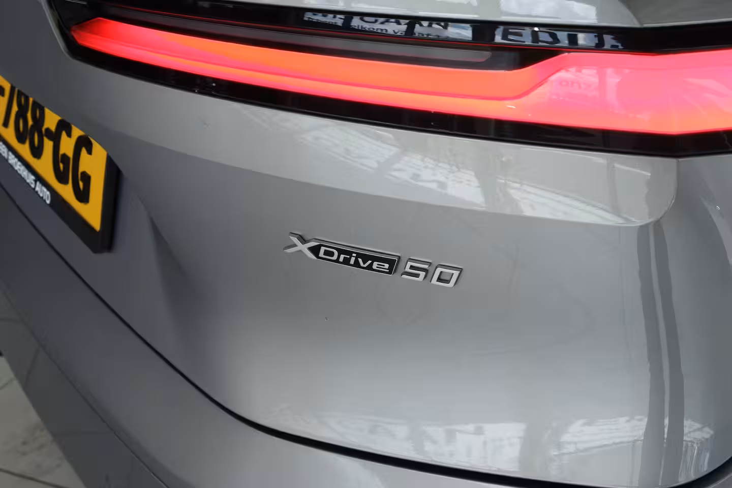 BMW iX xDrive50 High Executive 112 kWh | SoH 99% | Driving Prof. | Skylounge | Massage | Soft-Clo