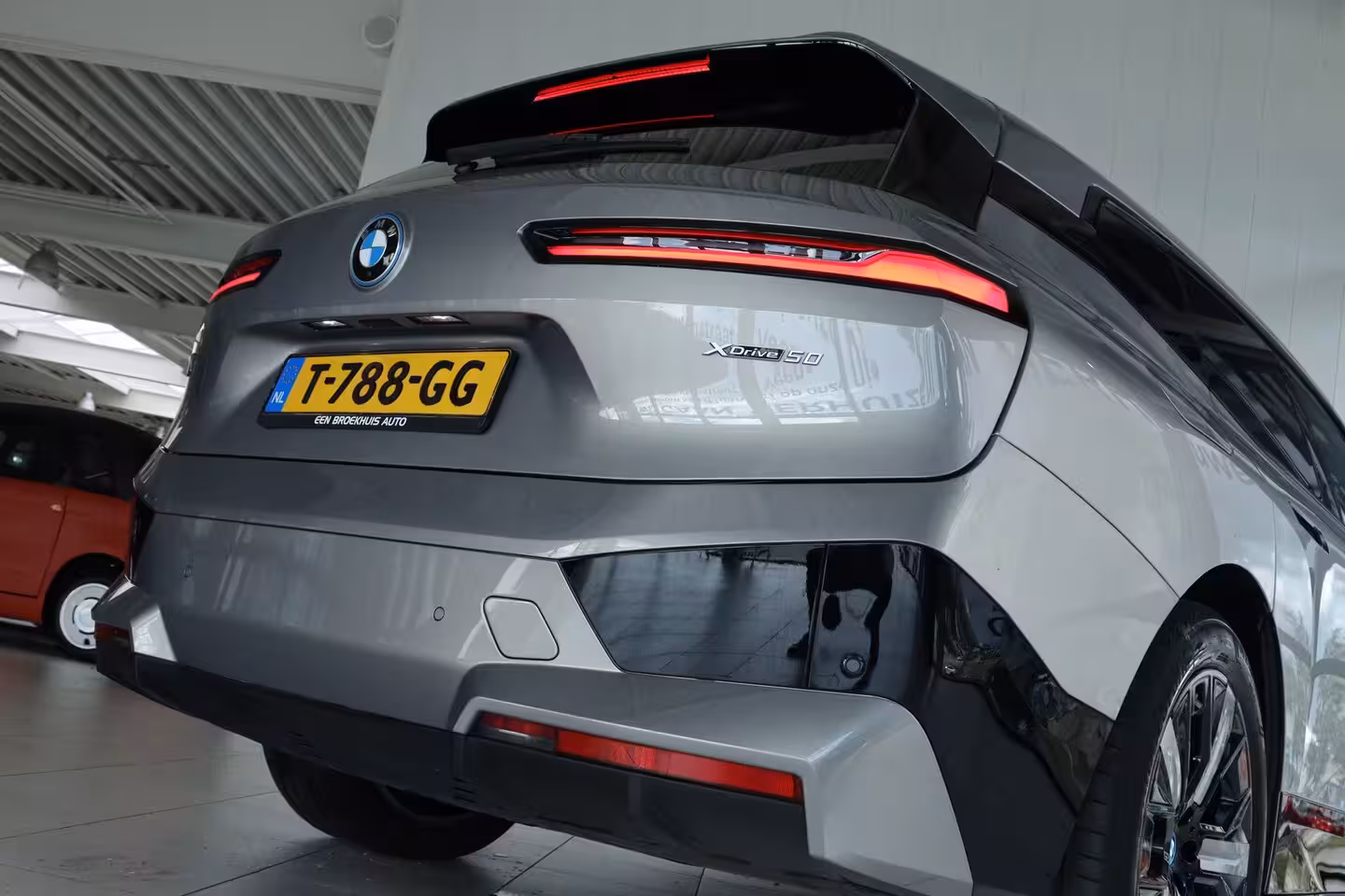 BMW iX xDrive50 High Executive 112 kWh | SoH 99% | Driving Prof. | Skylounge | Massage | Soft-Clo