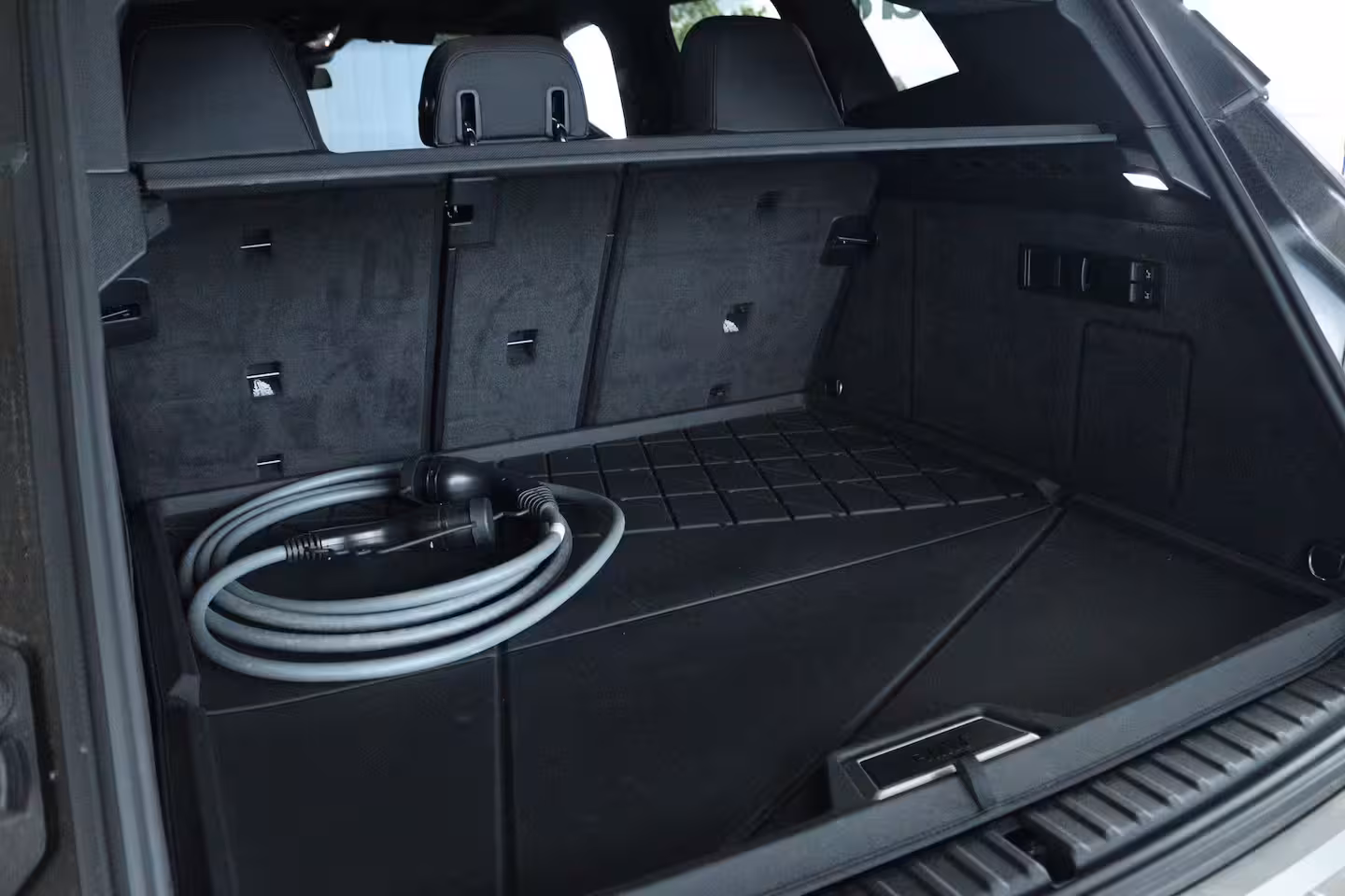 BMW iX xDrive50 High Executive 112 kWh | SoH 99% | Driving Prof. | Skylounge | Massage | Soft-Clo