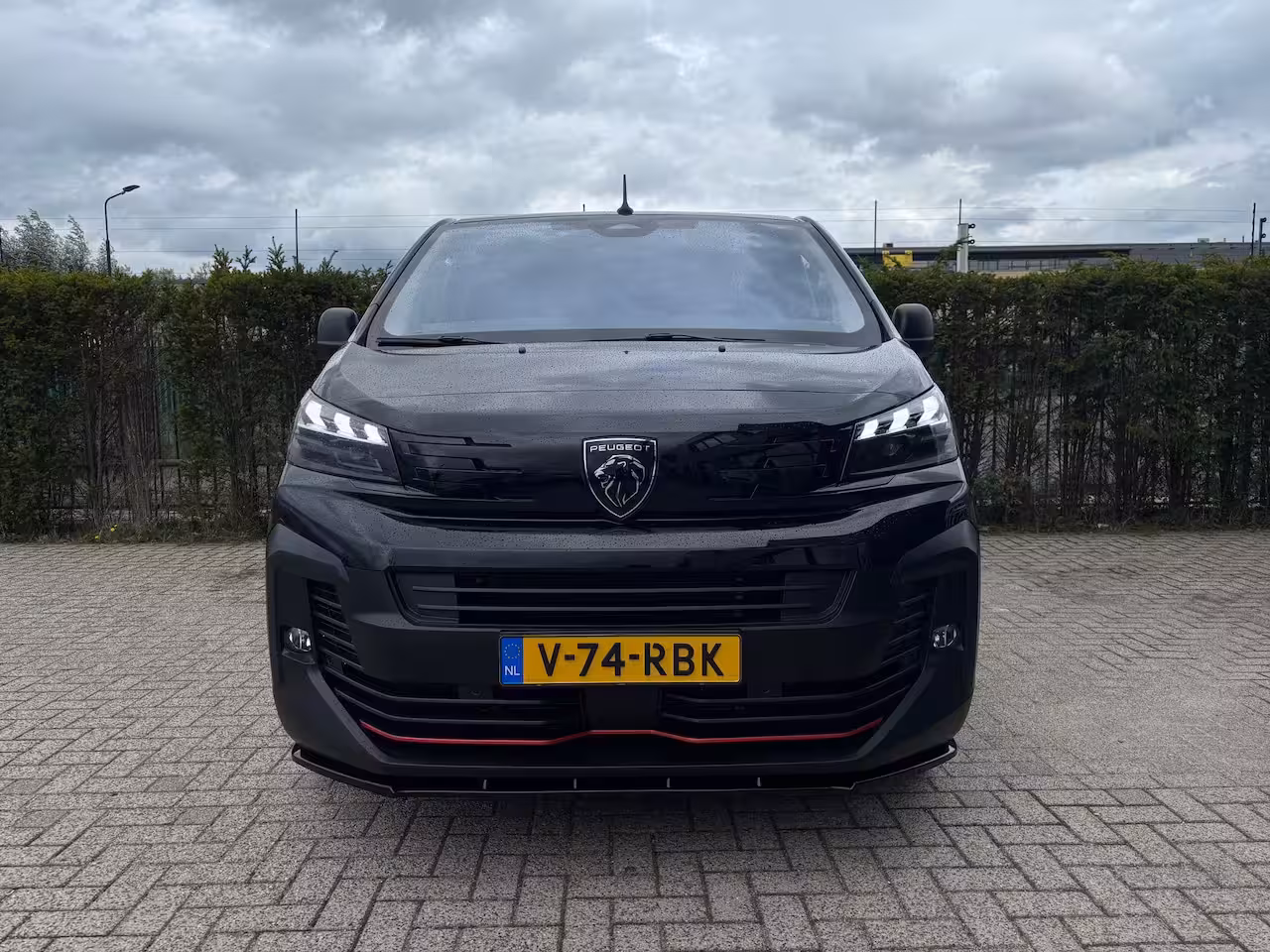 Peugeot e-Expert EV L2 75 kWh Dynamic By Revolve | Betimmering | Camera | Stoelverwarming | Cruise Control