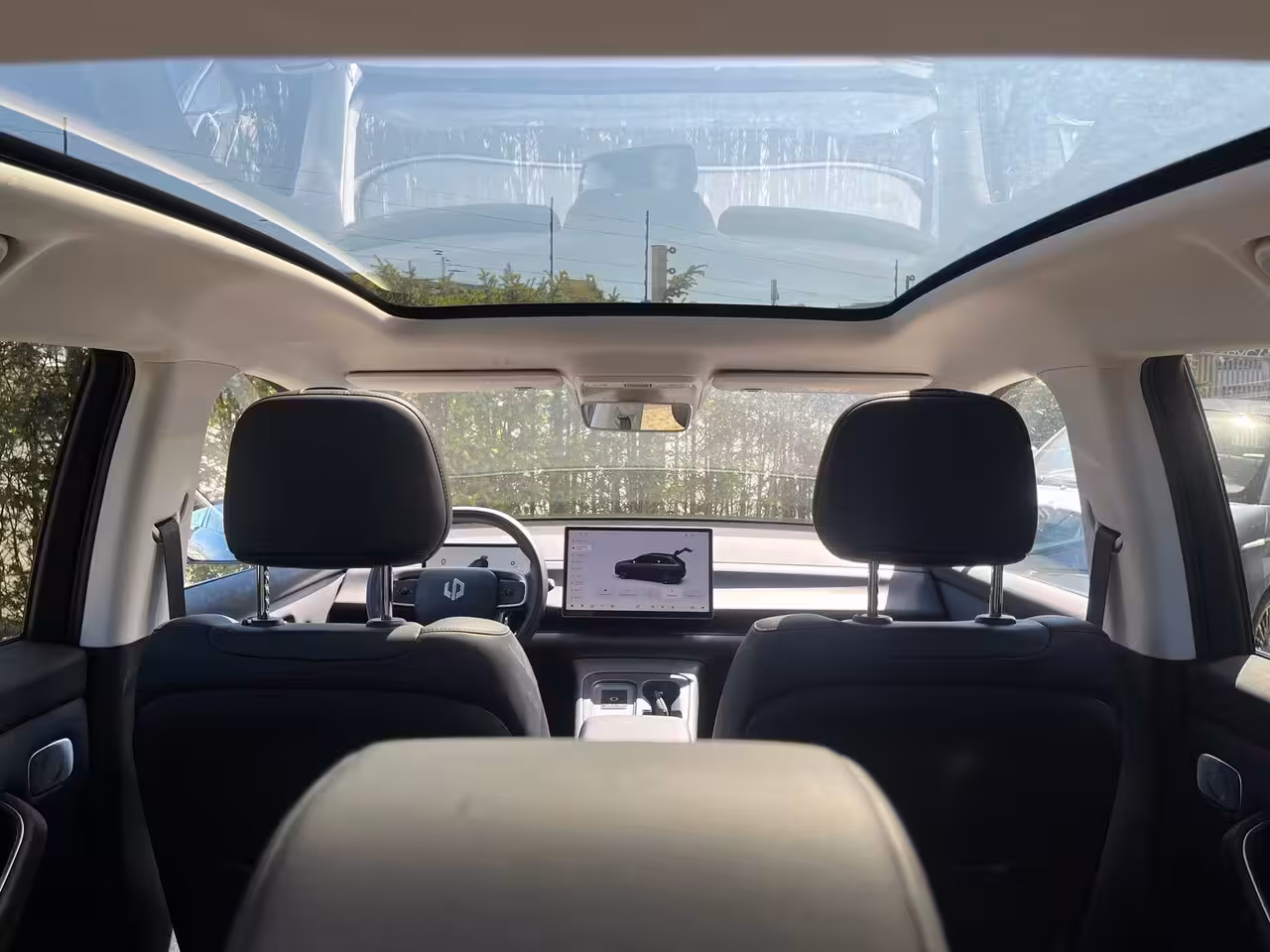 Leapmotor C10 Design REEV 28.4 kWh DEMO-DEAL | 1500KG TREKGEWICHT | 360 GRADEN CAMERA | LEDEREN BEKLEDIN